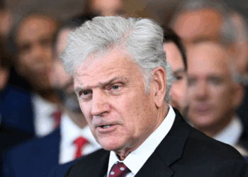 Franklin Graham Meets Ukraine’s Zelensky: ‘Only God Can Solve This’