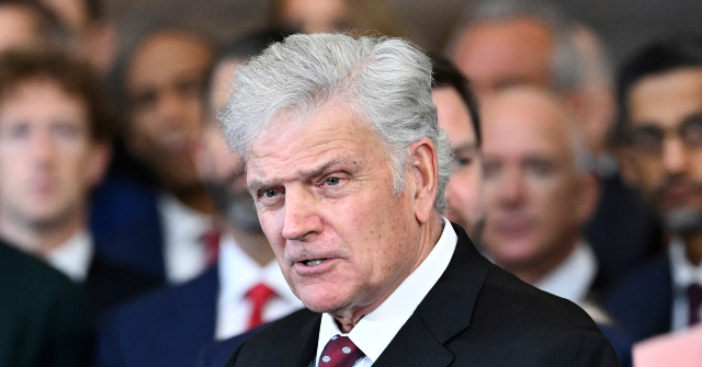 Franklin Graham Meets Ukraine’s Zelensky: ‘Only God Can Solve This’