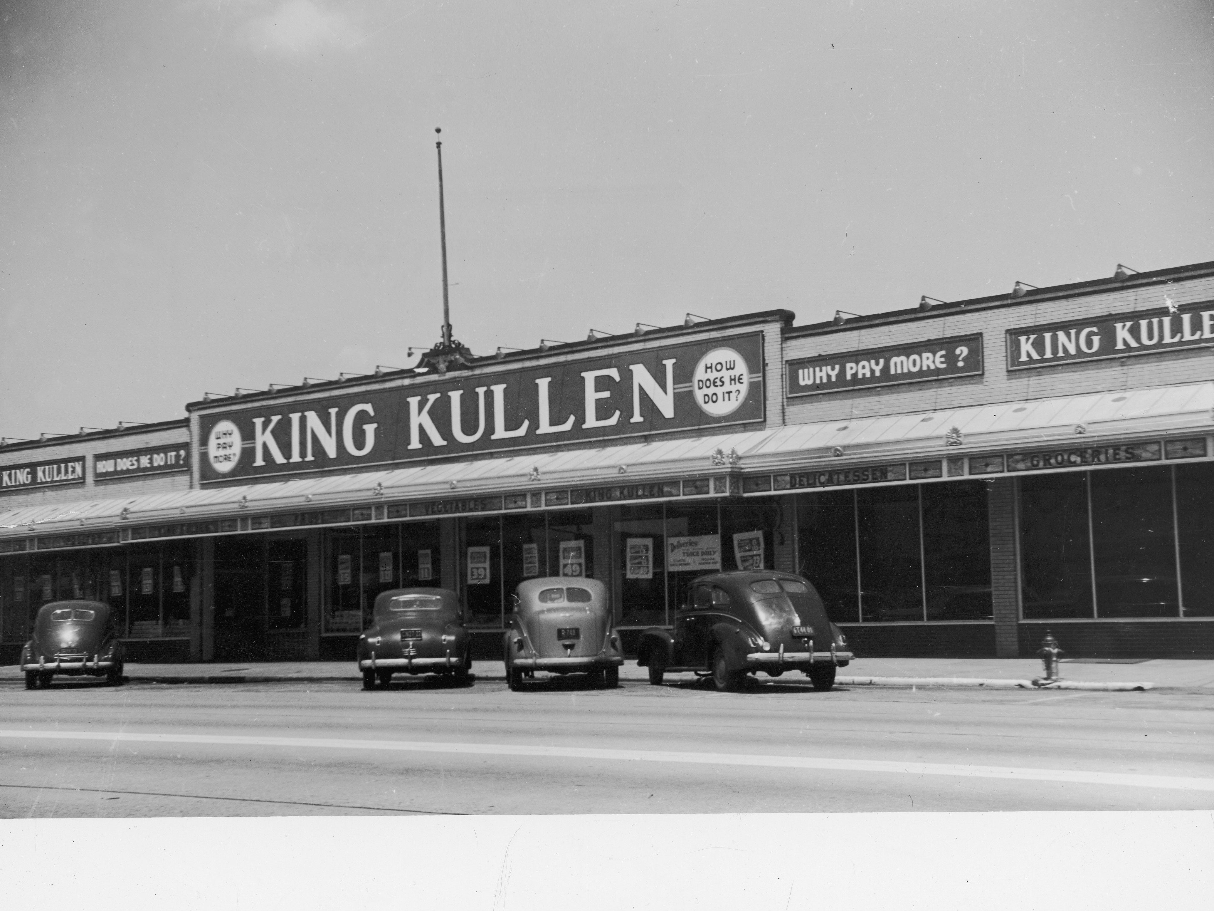 A store with a sign reading King Kullen
