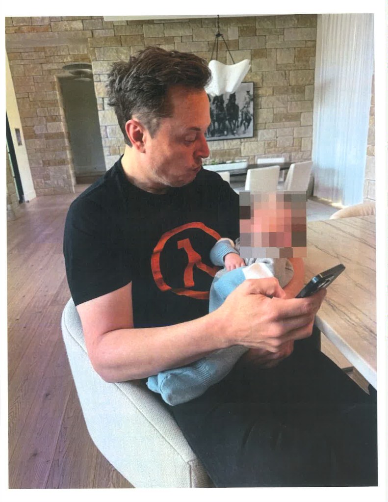 ALon Musk with his baby. 