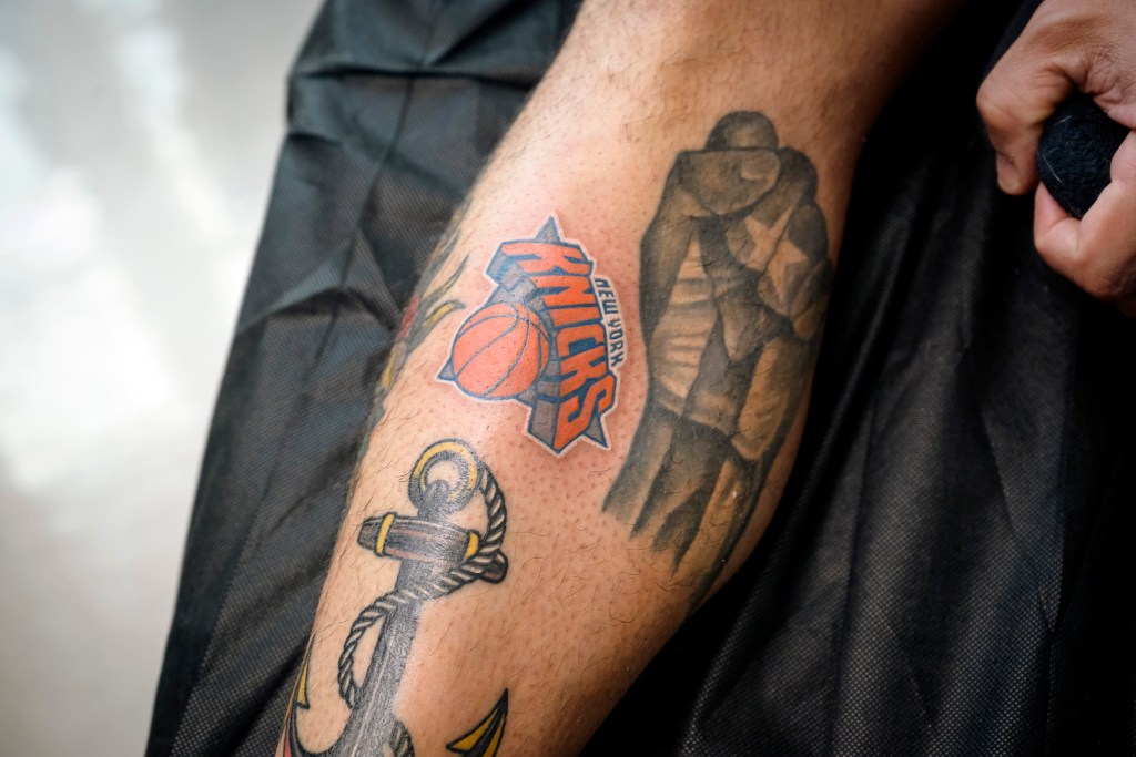 Brendan Soler got a tattoo with the Knicks basketball logo by Steven Avalos