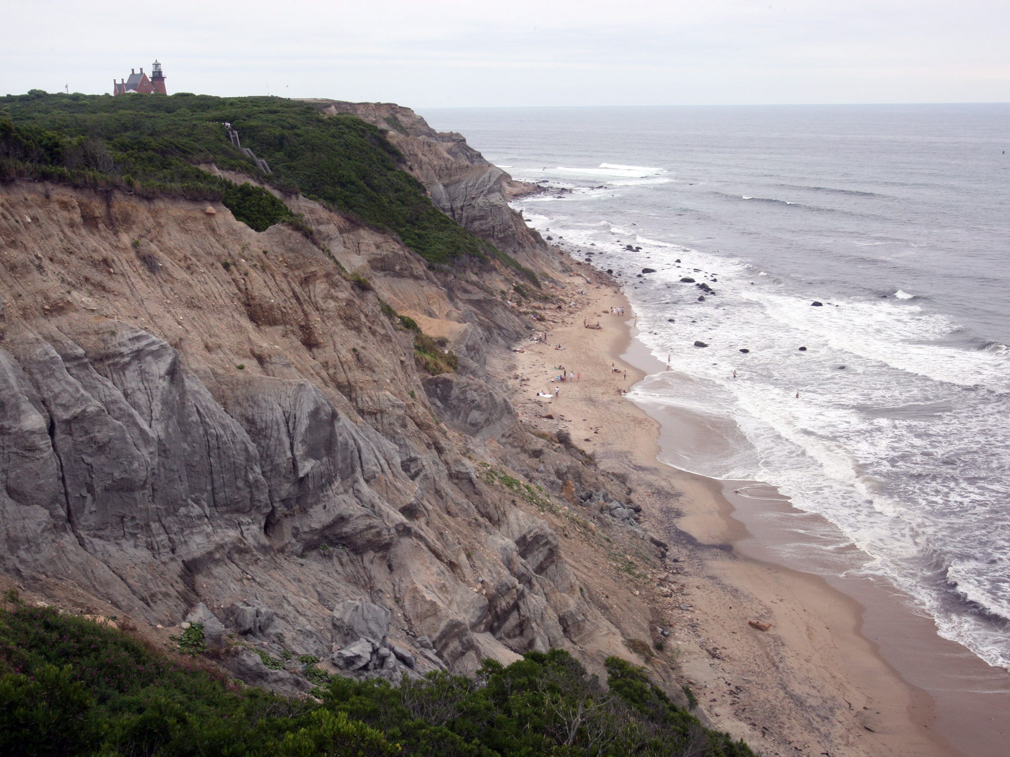 mohegan bluffs