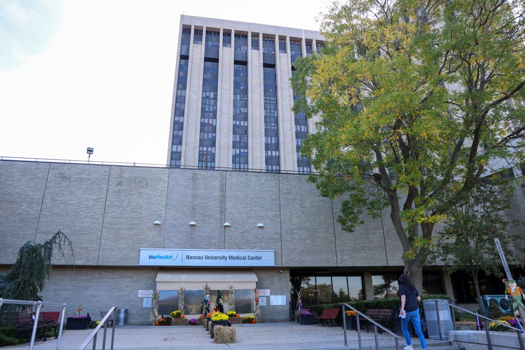 Nassau University Medical Center's CEO and nine other hospital leaders resigned yesterday.
