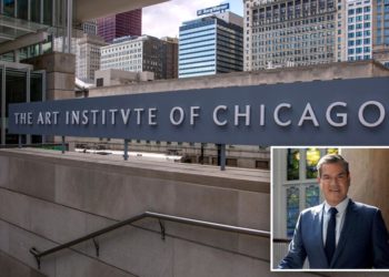 Chicago museum director drunkenly stripped naked on flight — but keeps his $1M job