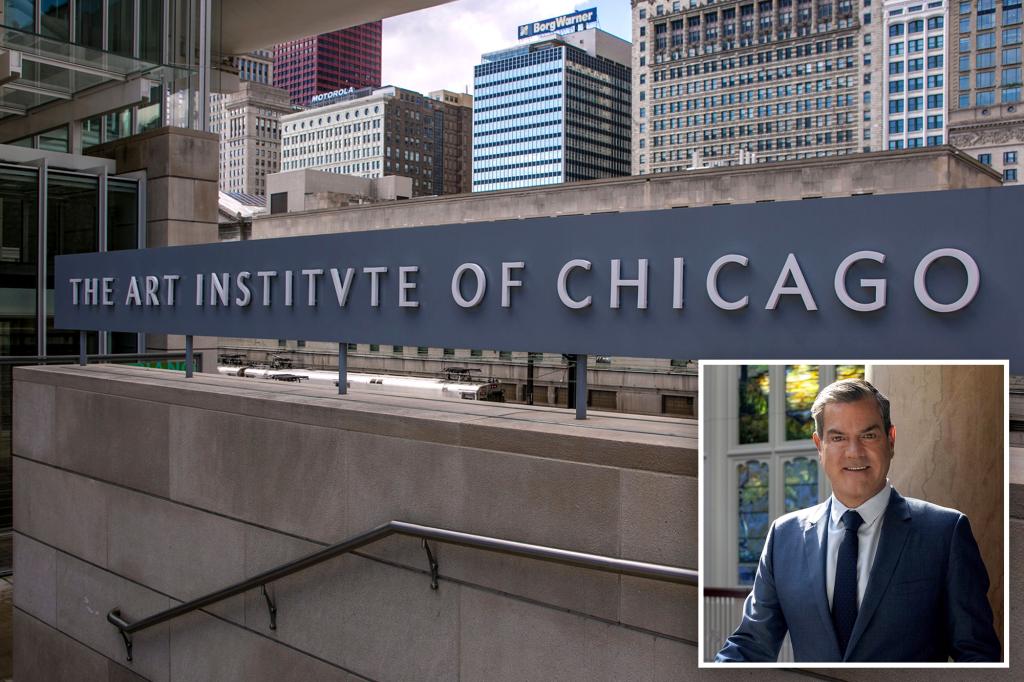 Chicago museum director drunkenly stripped naked on flight — but keeps his $1M job