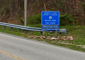 3 corrections officers stabbed by MS-13 gang members in prison: Officials
