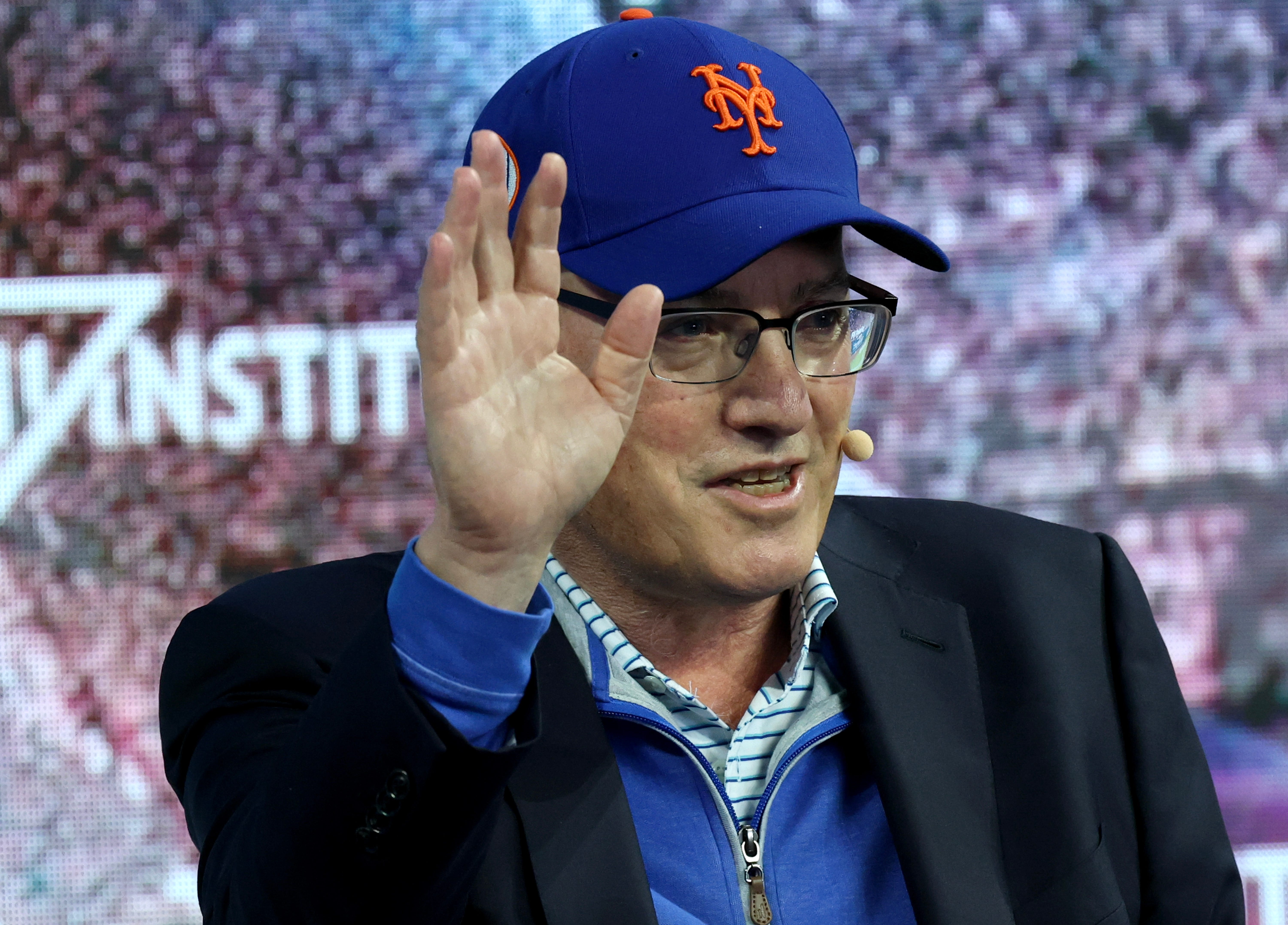 steve a cohen waving