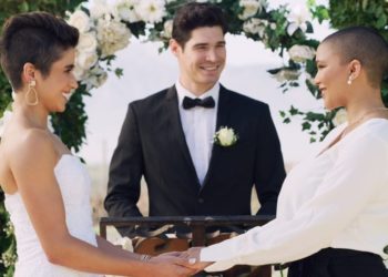 I’m a professional wedding planner. Here’s what everyone forgets to do in the 30 days before their wedding.