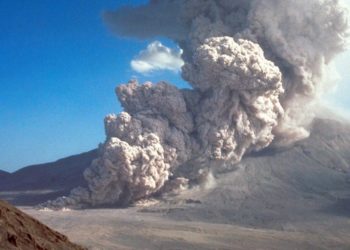Photos show the eruption of Mount St. Helens, the worst volcanic disaster in US history, 45 years ago