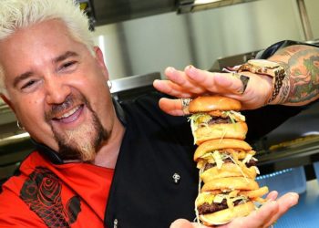 How 12 celebrity chefs make burgers