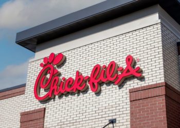 What it costs to open 12 of the biggest fast food chains in the US, from Chick-fil-A to McDonald’s
