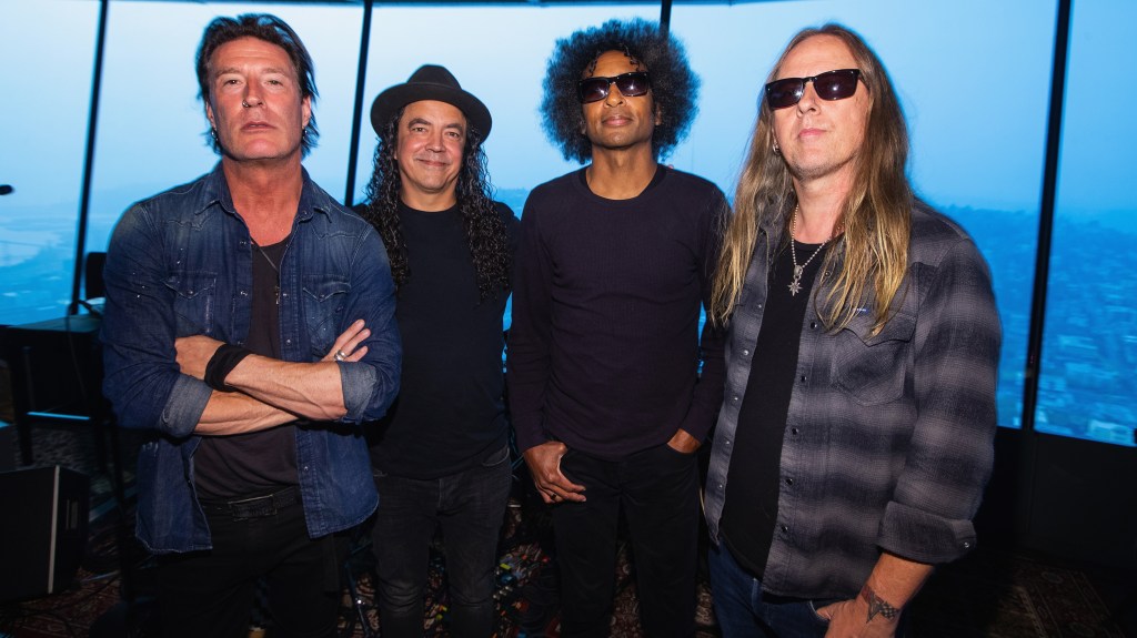 Alice in Chains Cancels Forthcoming Tour And Festival Appearances Due To Drummer Sean Kinney’s Health