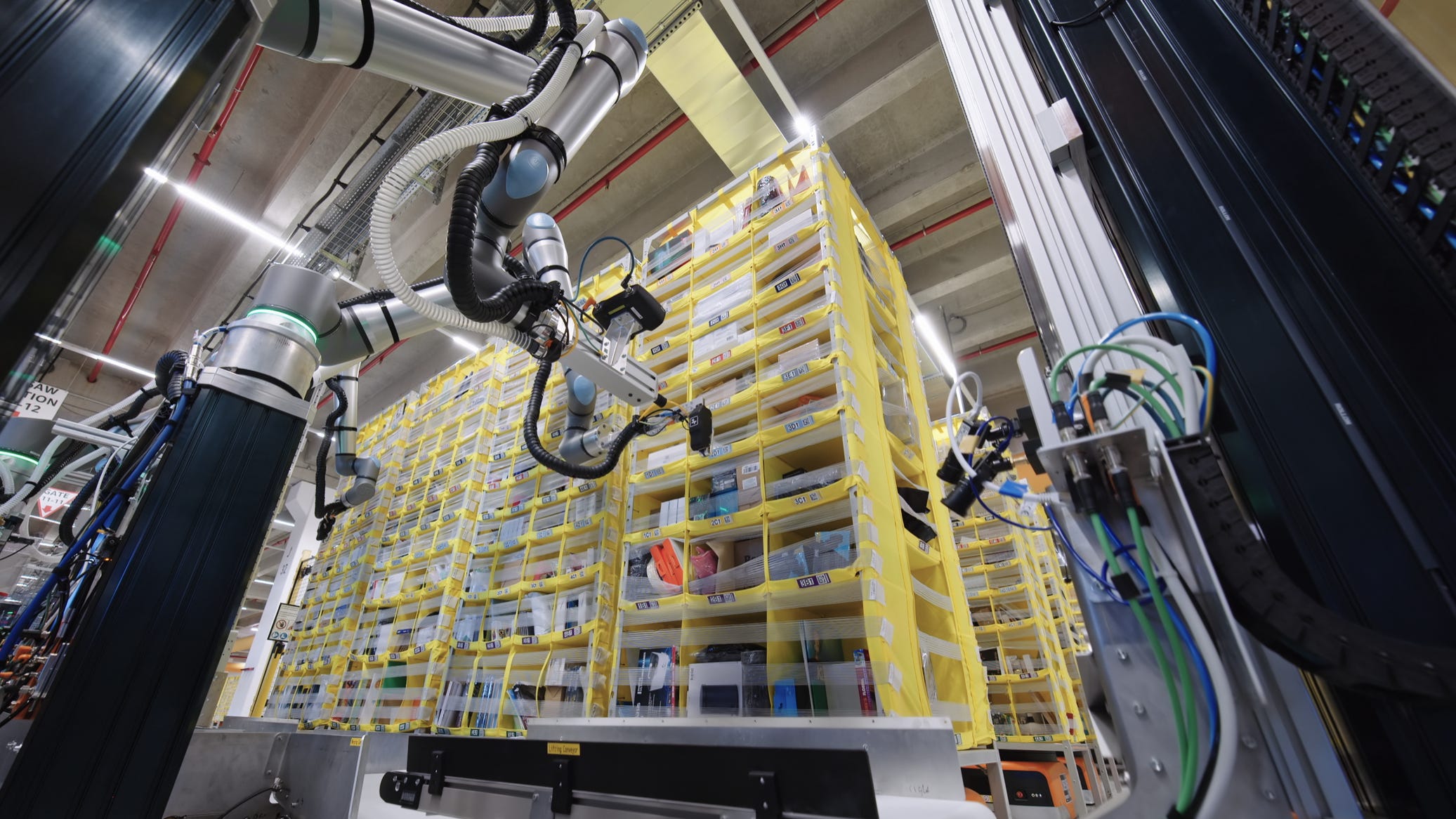 Amazon's new Vulcan robot