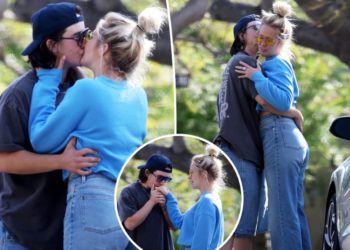 Anna Camp makes out with new girlfriend Jade Whipkey after going public with same-sex romance