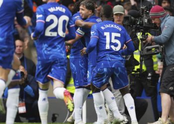 Chelsea wins and Newcastle draws to tighten top-five race as United loses again in Premier League