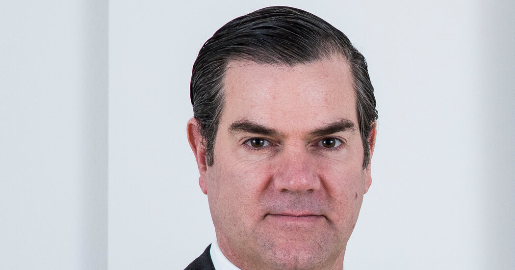 Chicago Museum Director to Return to Work After Airplane Incident