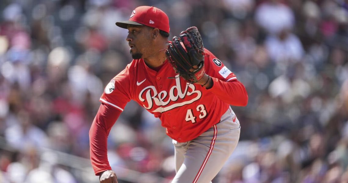 Dodgers acquire former All-Star closer Alexis Díaz in trade with Reds