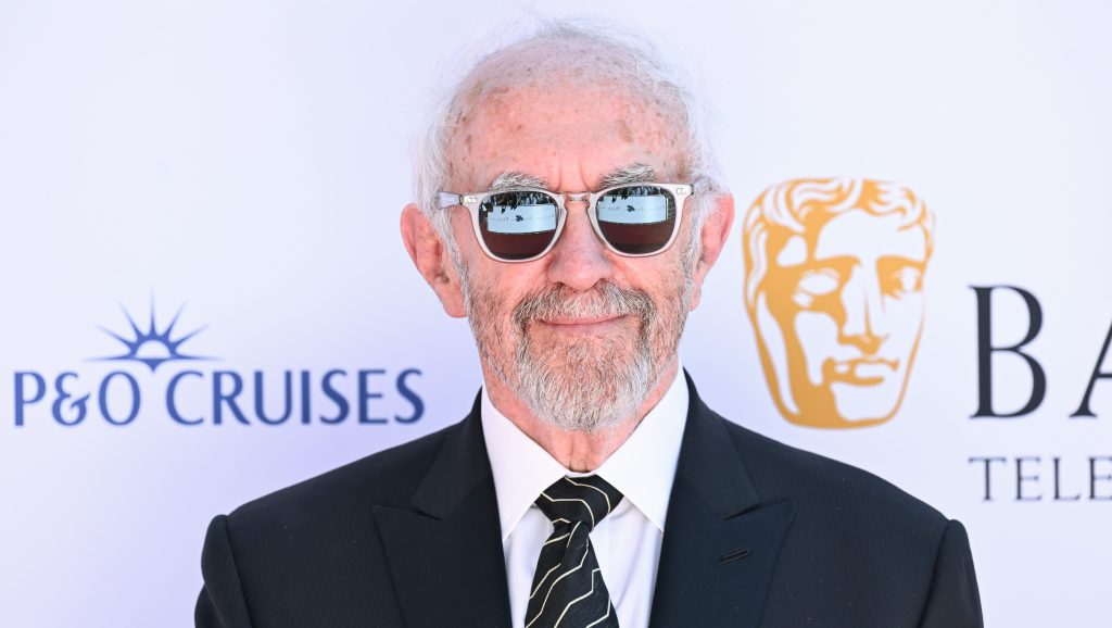 Jonathan Pryce Worries He Could Be Denied Entry To U.S. For Speaking Mind On Trump’s Tariff Plan