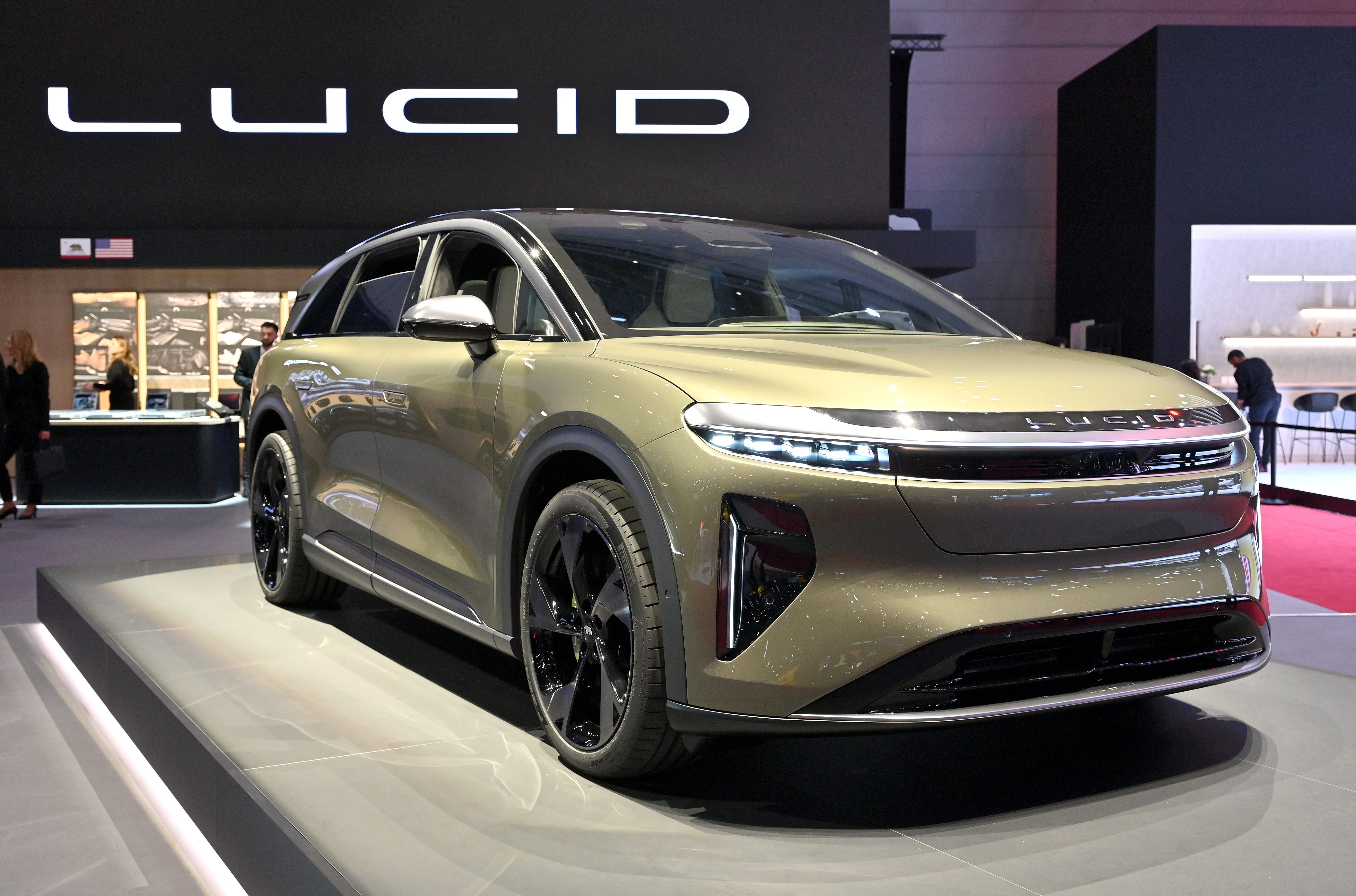Lucid gravity