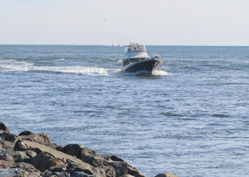 New Jersey Girl, 14, Braves Chilly Delaware River to Save Drowning Boy