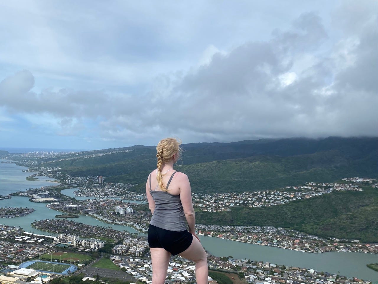 Author Kylea Henseler looking at Oahu from top of Koko Head