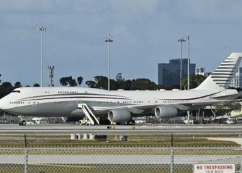 Pentagon announces it has accepted jet from Qatar that will be used by Trump once it is modified