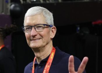 Report: Apple CEO Tim Cook Called Texas Gov. Greg Abbott in Desperate Attempt to Stop Online Child Safety Law