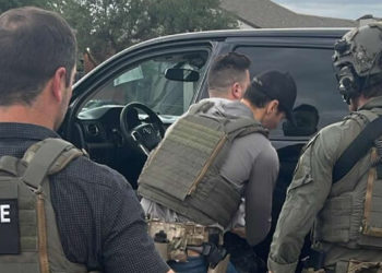 Report: FBI to Prioritize Immigration Enforcement, Scale Back White-Collar Crime Investigations