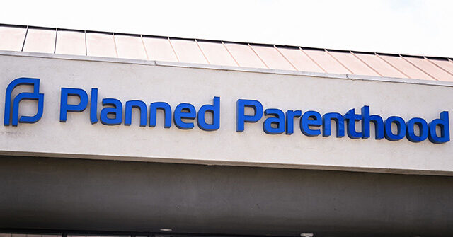 Report: Some Moderate Republicans Voiced Opposition to Defunding Planned Parenthood at Closed-Door Meeting