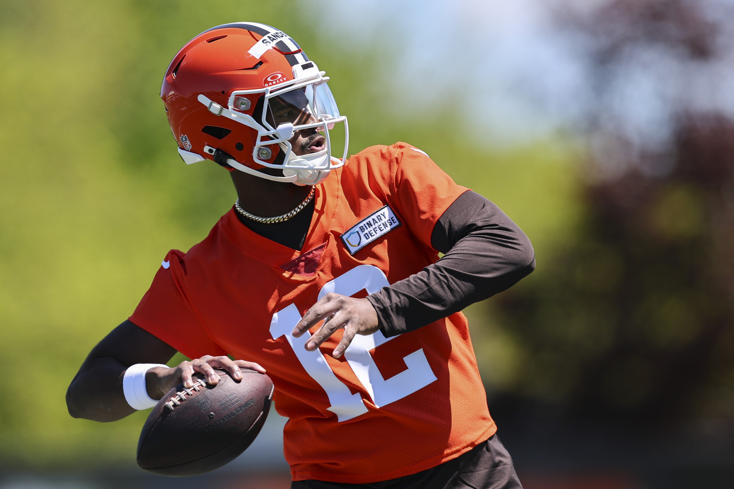 Shedeur Sanders' Age Revealed: How Old Is The Son Of Prime Time? - 1v99nvj