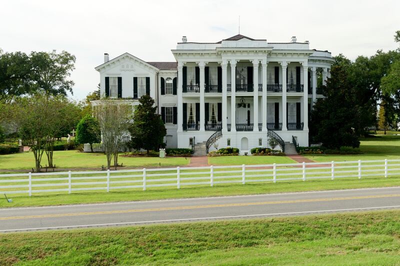 Nottoway Plantation burned down early Thursday morning.