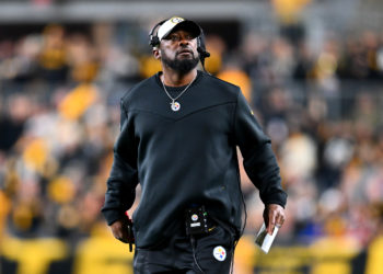 Steelers Given Shocking Suggestion at QB and It’s Not Aaron Rodgers