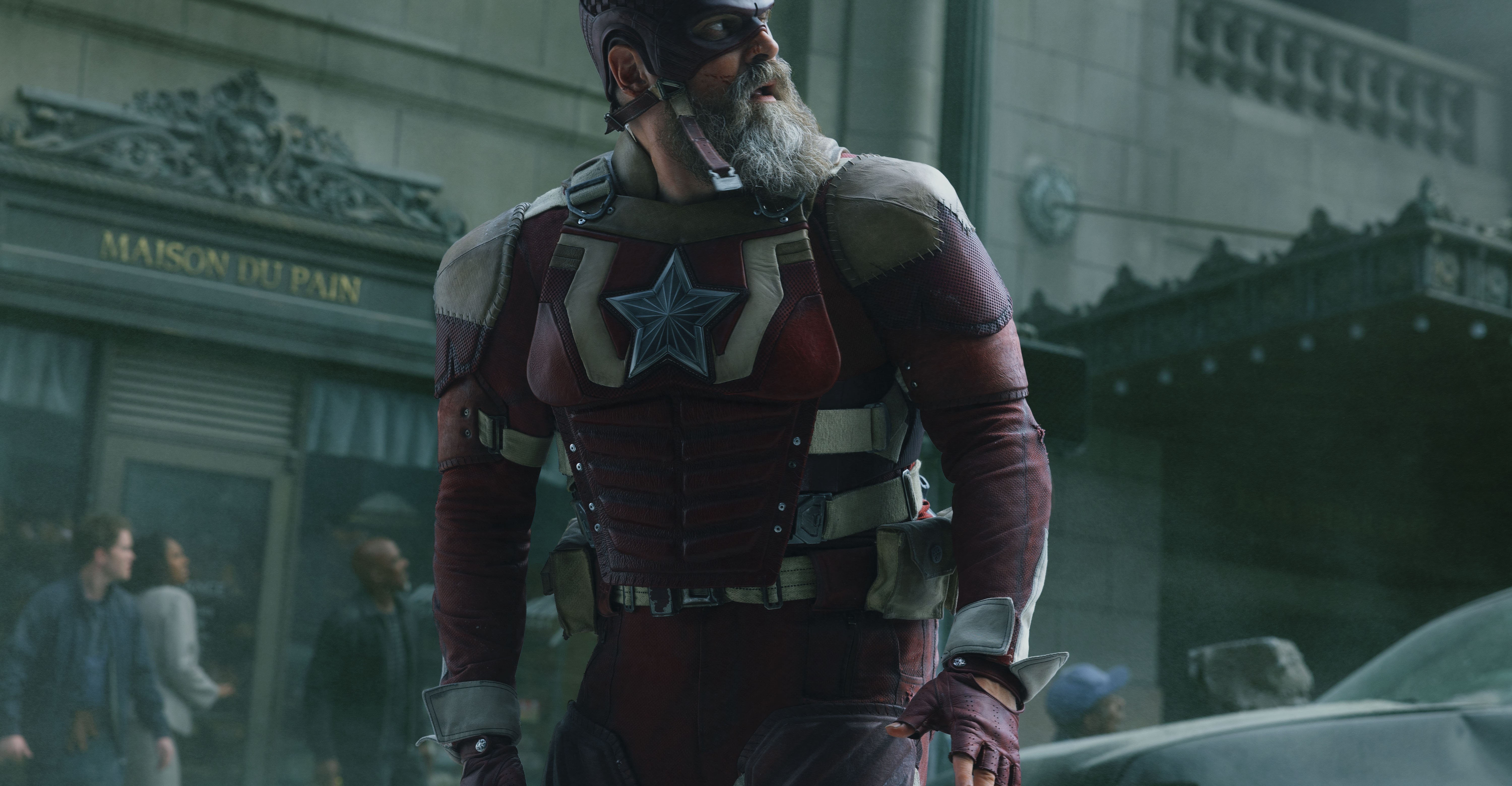 Red Guardian (David Harbour) looking over his shoulder during a battle
