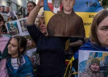Ukraine Accuses Russia of Stalling Peace Negotiations