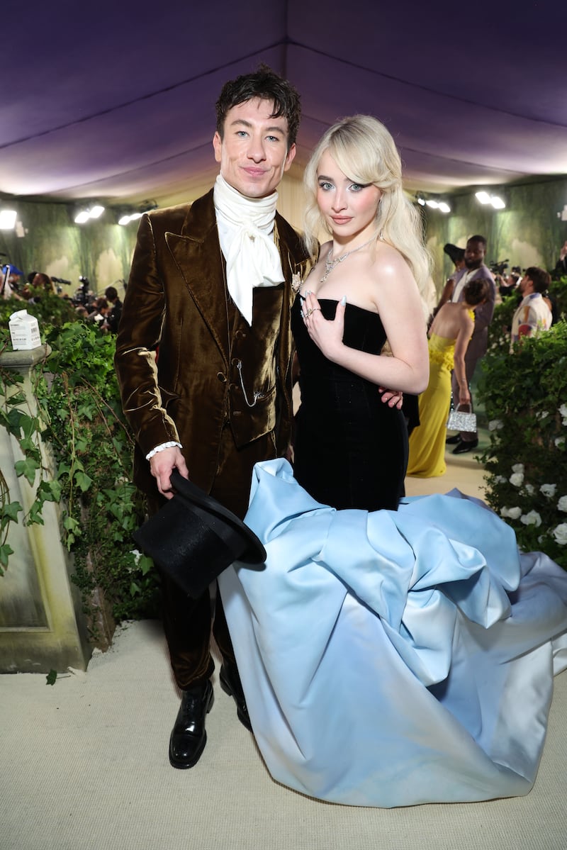 Barry Keoghan (L) and Sabrina Carpenter (R)