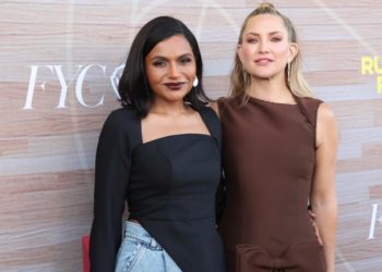 Kate Hudson Says Mindy Kaling Was Giving Notes On ‘Running Point’ From The Hospital: “Isn’t Mindy Literally In Labor?”