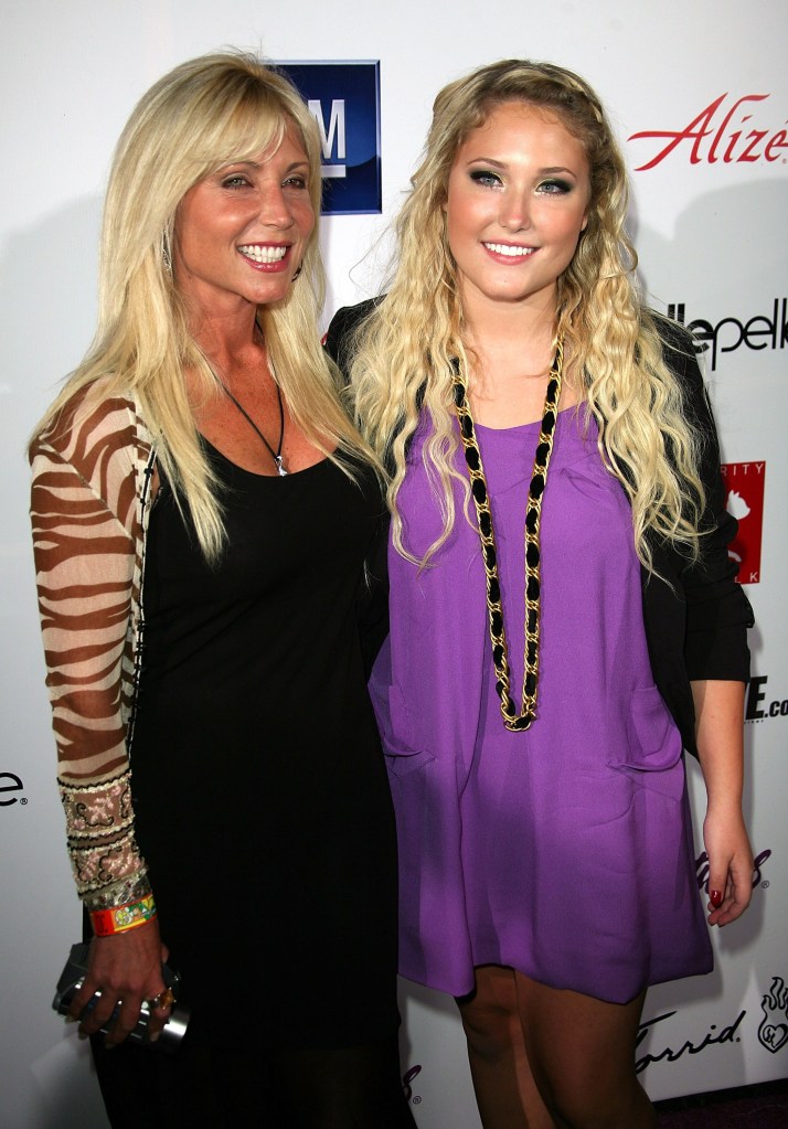 Pamela Bach and her daughter Hayley on a red carpet.