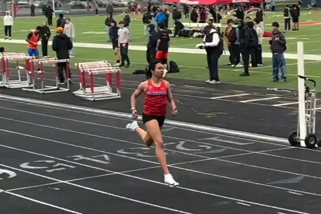 Ada Gallagher running