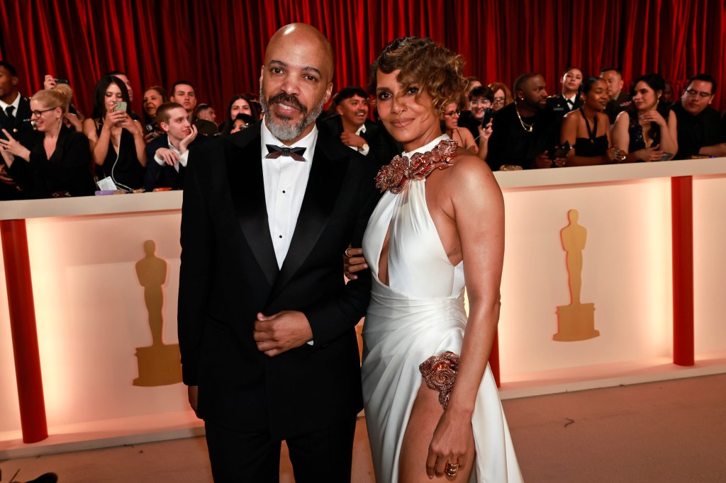 Halle Berry and Van Hunt at March 2023 Oscars