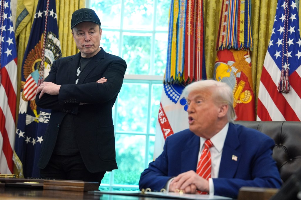 Elon Musk and Donald Trump in the Oval Office.