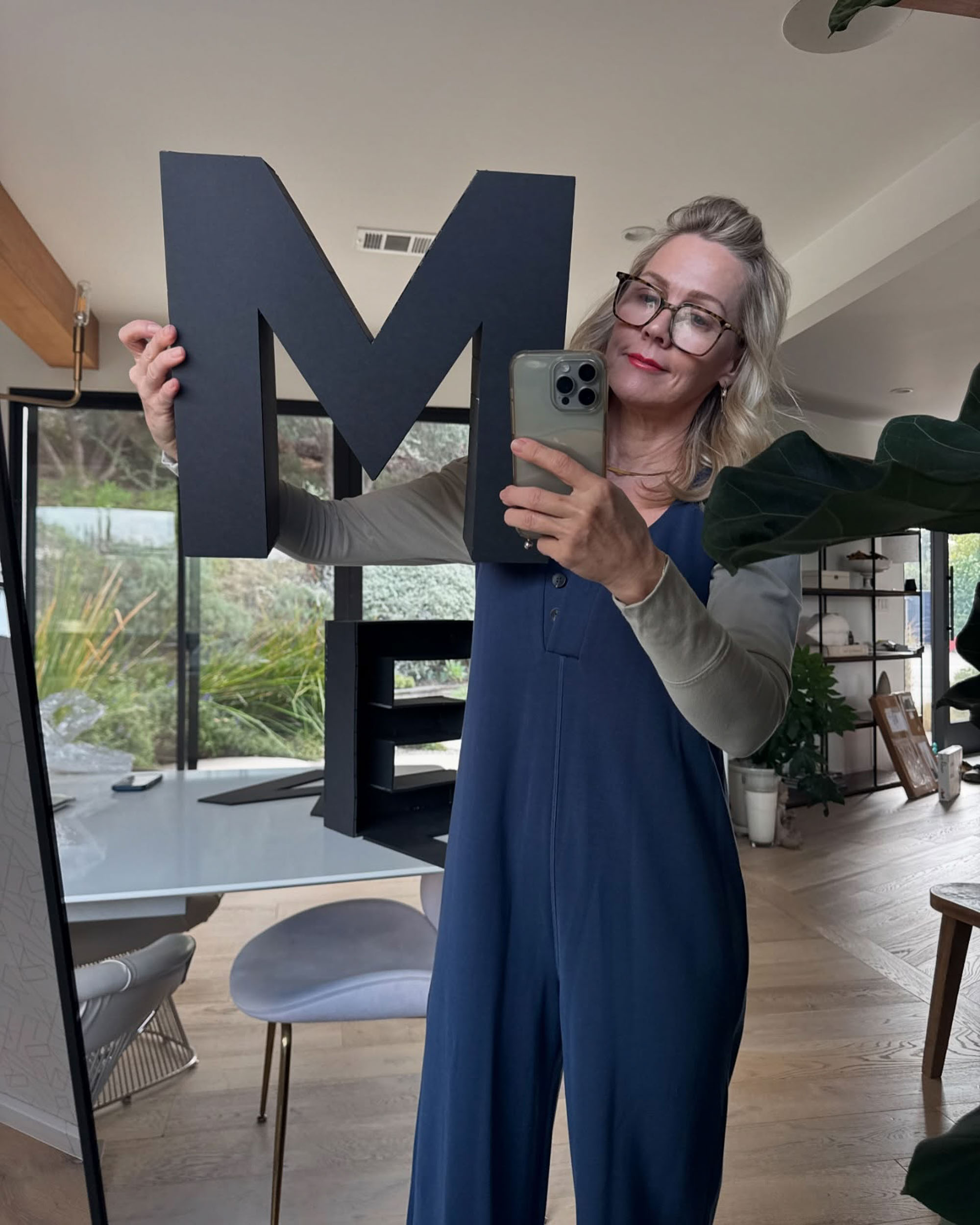 Jennie Garth holds an M. 