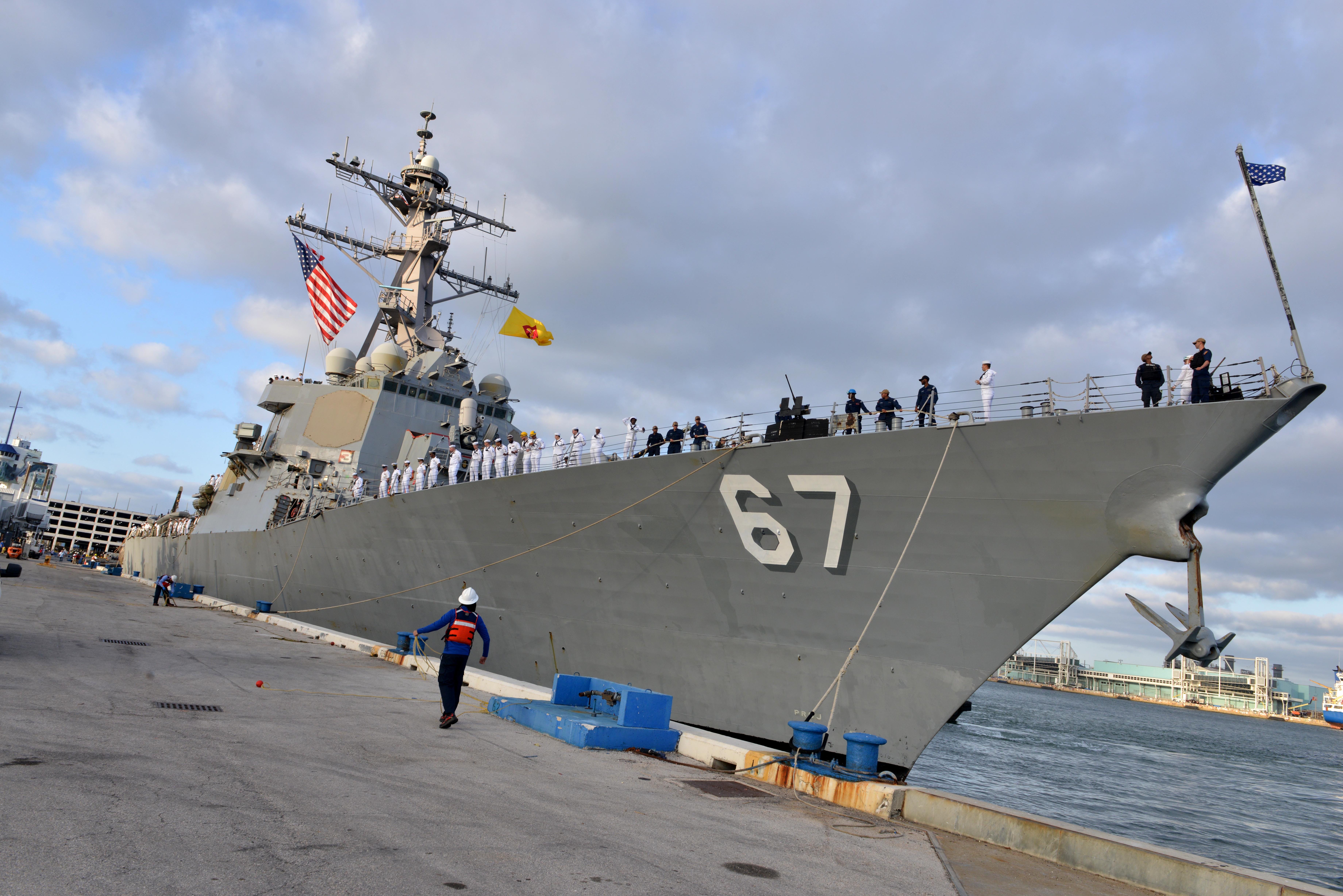 The Arleigh Burke-class guided-missile destroyer USS Cole (DDG 67) arrives in port for Fleet Week Fort Lauderdale, Apr. 22, 2025.