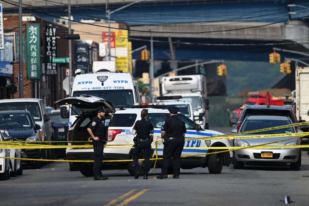 Police shoot at a group of suspects stealing vehicles at 13402 33rd Avenue in Flushing, Queens.