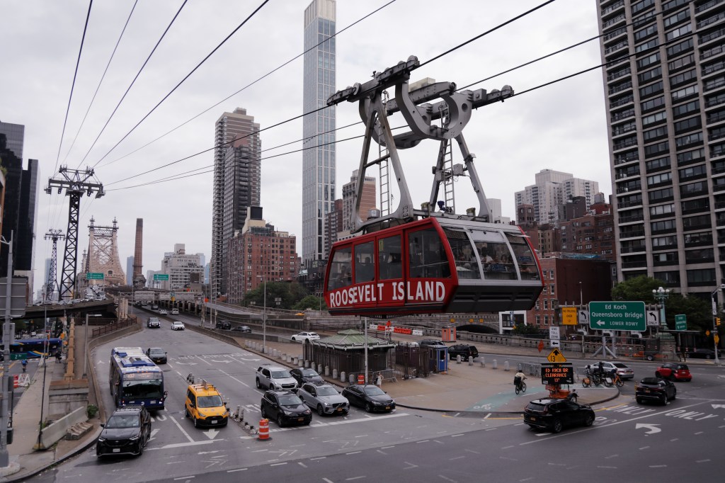 Roosevelt Island Tramway car approaching a station.