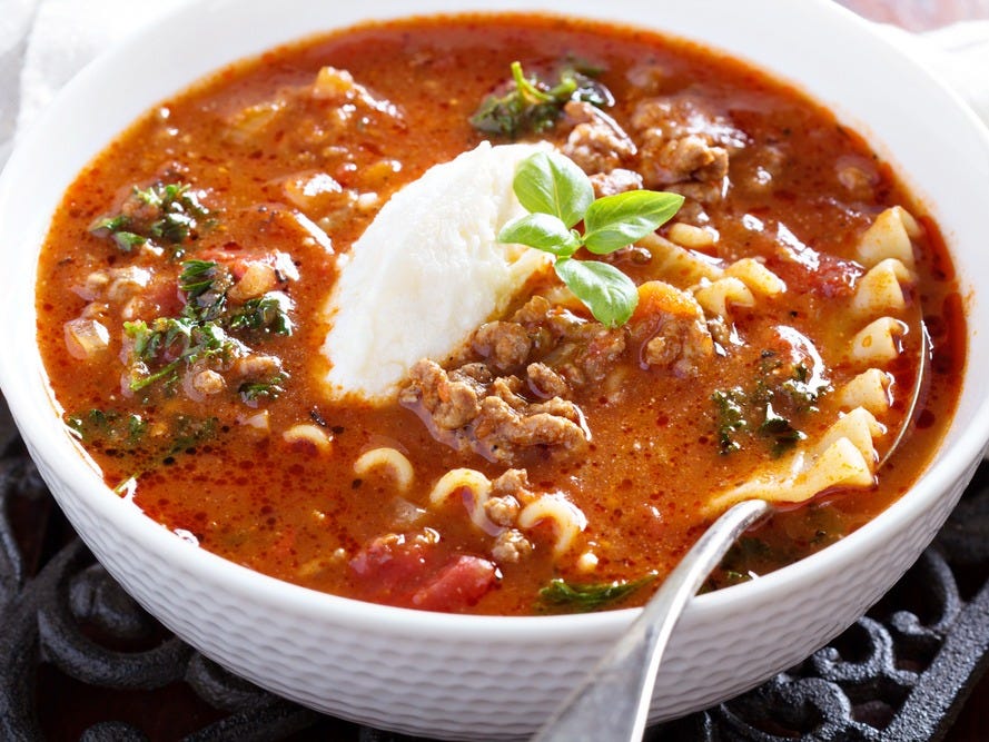 Lasagne soup with ground beef, tomato and cheese