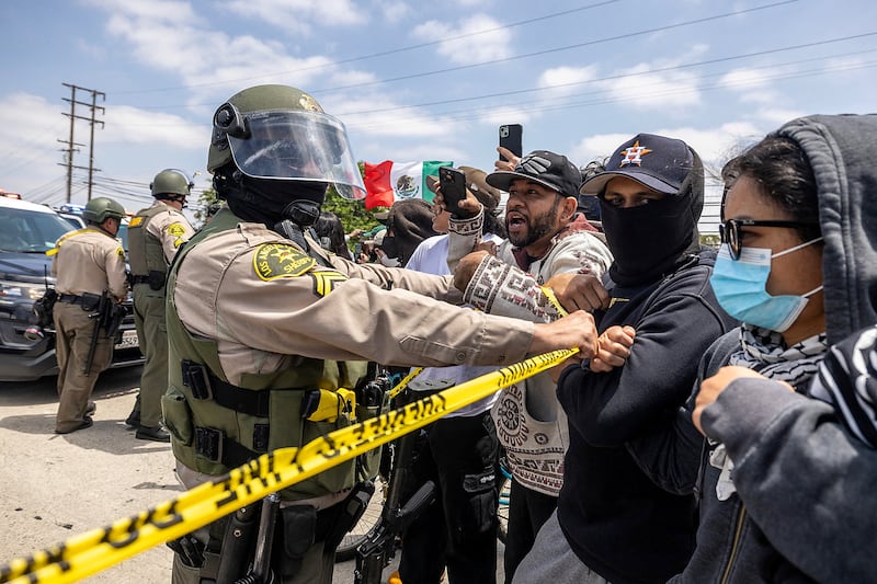 LA County Sheriff and anti-ICE protestors