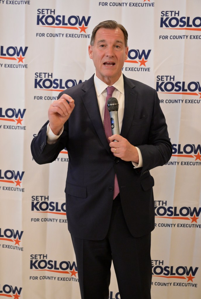 US Rep. Tom Suozzi is backing former Gov. Andrew Cuomo in the crowded Democratic Party primary for mayor.