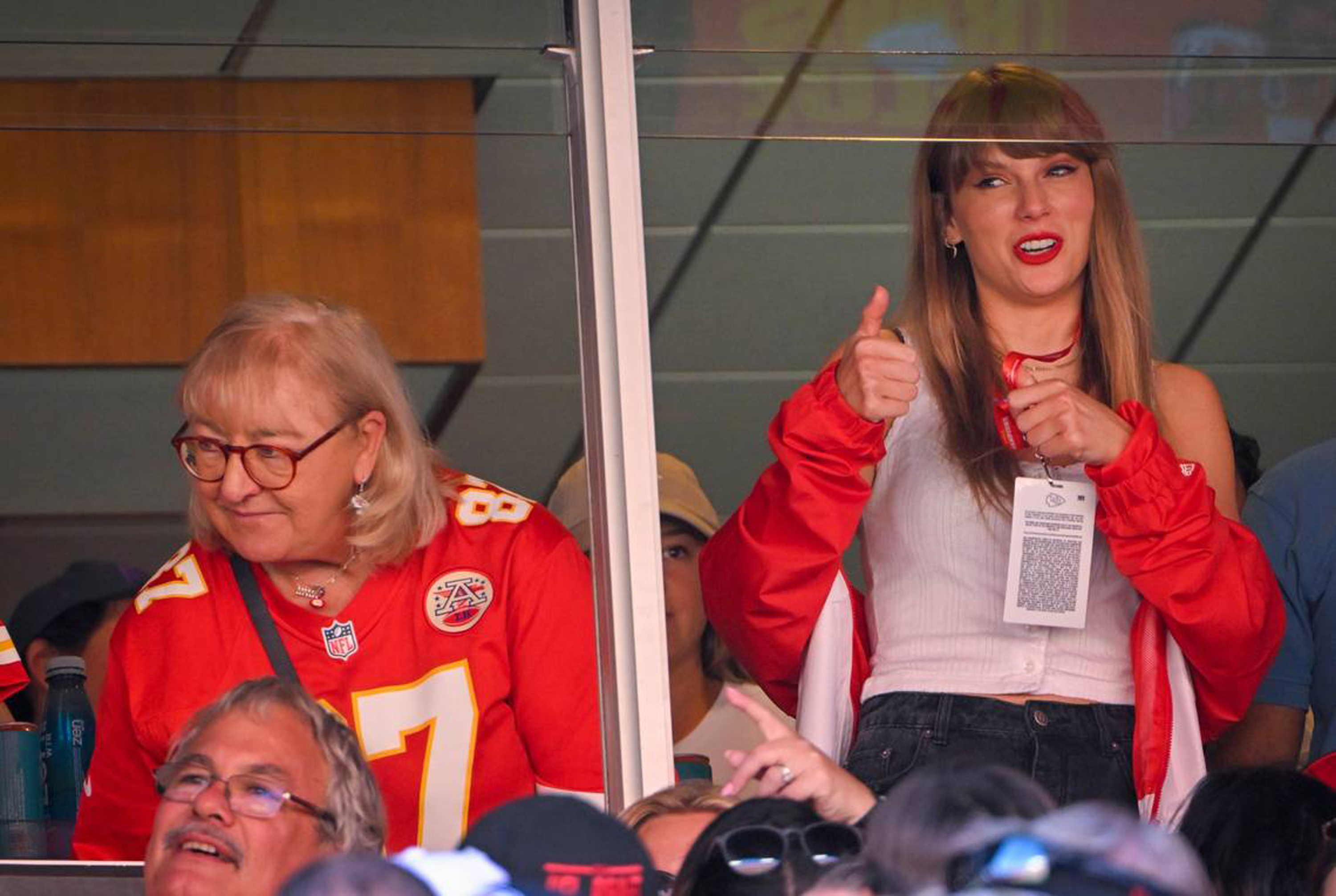 Taylor Swift and Donna Kelce in a stadium suite. 