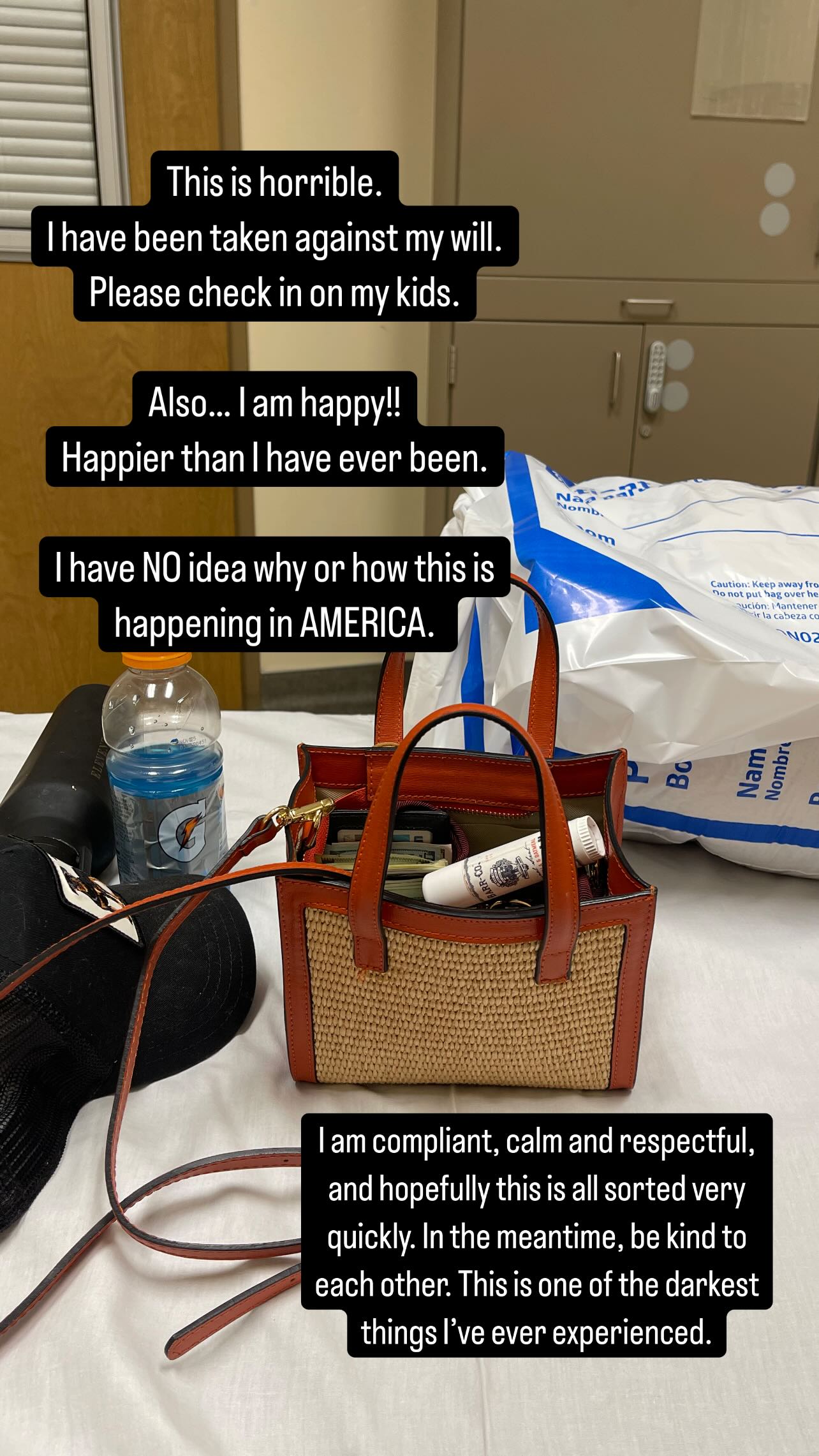 An image of a purse and other belongings in a hospital room. 