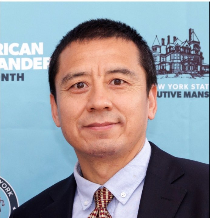 Headshot of Dr. Larry He.